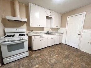 Building Photo - 3519 4th St