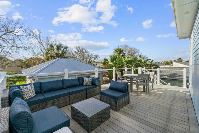 Foto del edificio - 11 Comares Ave S