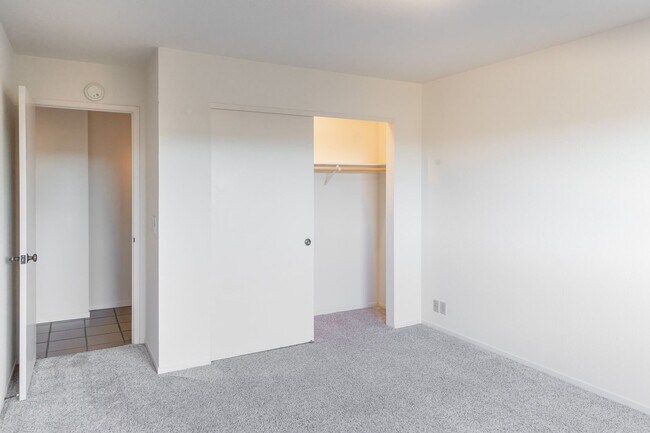 Foto del edificio - 2 Bedroom 2 Bath Condo in Pacific Grove