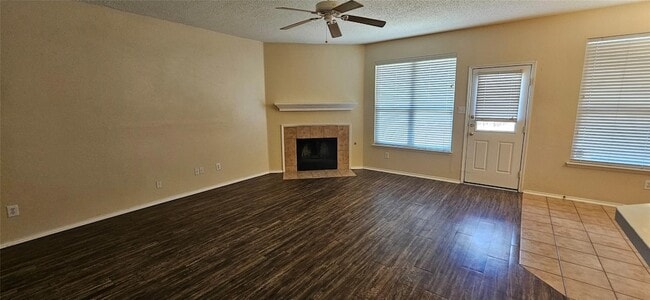 Building Photo - 2820 Deer Ridge Dr