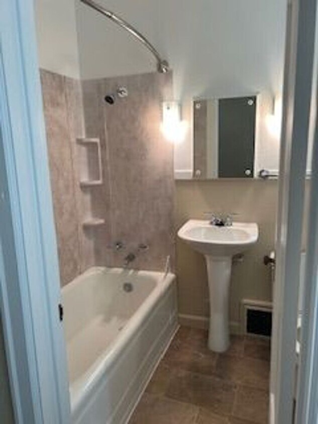 Foto del edificio - 2nd Street Triplex