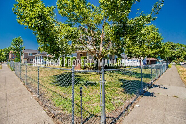 Foto del edificio - 902 W Mansfield Ave