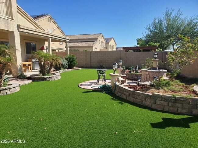 Foto del edificio - 1277 W Falls Canyon Dr