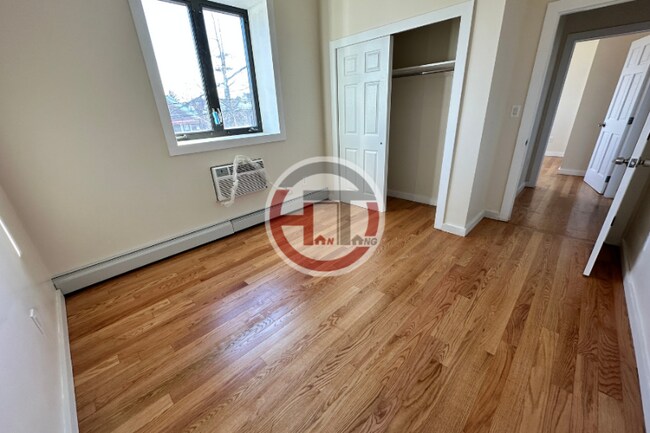 Foto del edificio - 3552 E Tremont Ave
