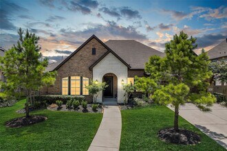 Building Photo - 15240 Hemingway Heights Dr
