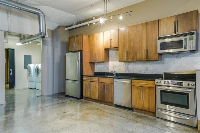 Building Photo - 1122 Jackson St
