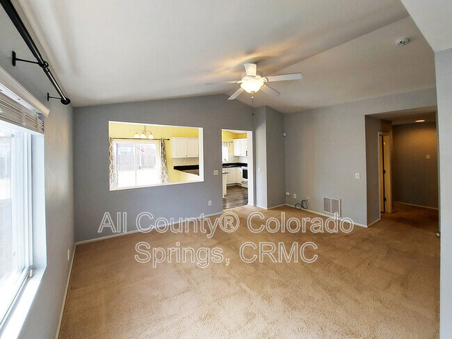 Foto del edificio - 4182 Pioneer Creek Dr