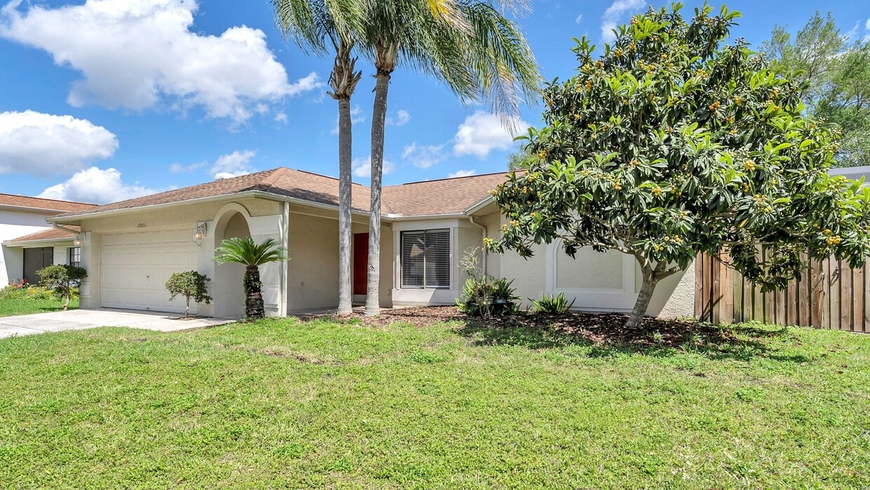 Primary Photo - Beautiful 3/2 Countyway Home