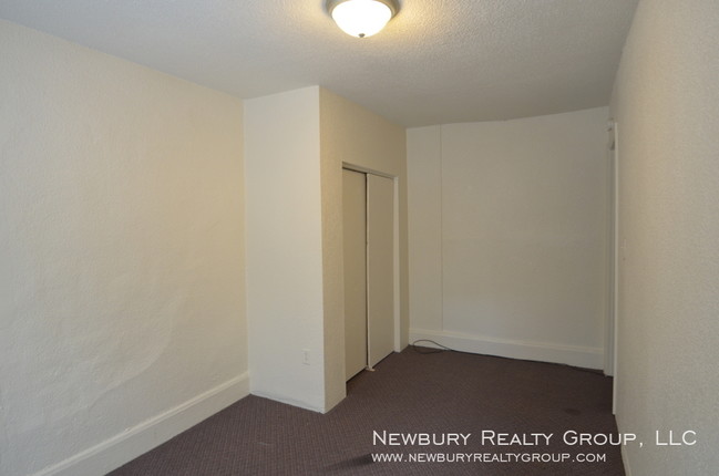 Foto del edificio - Barberry Court Townhouse Available Soon