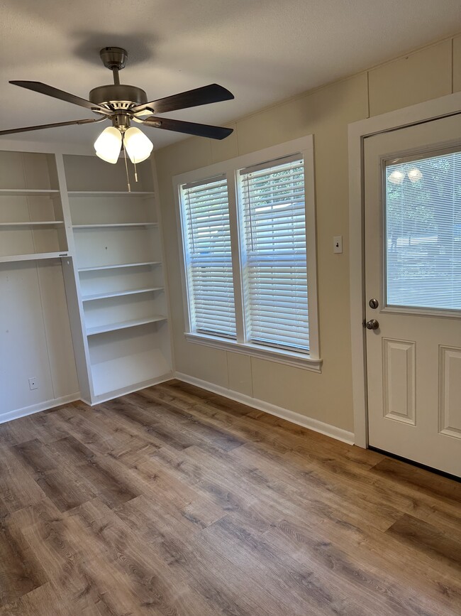 Bonus room - office - 226 N West St