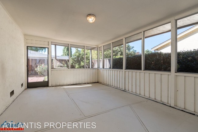 Building Photo - 3 br, 2 bath House - 1885 Gillian Way