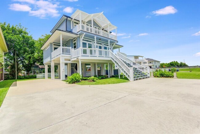 Building Photo - 1003 Grunewald Ave