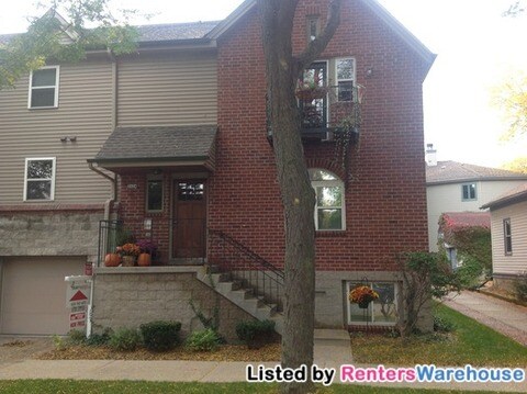 Primary Photo - 2424 S Wentworth Ave