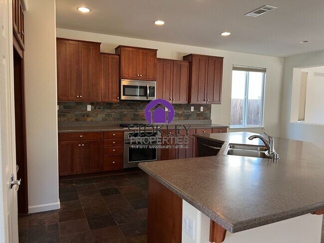 Foto del edificio - Stokley Properties Presents Property addre...