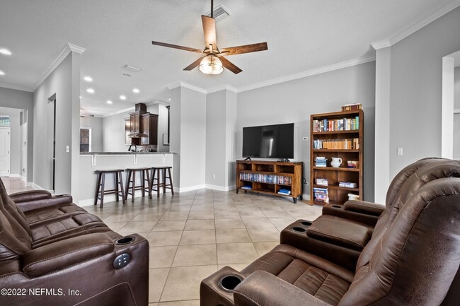 Building Photo - 1042 Southern Hills Dr