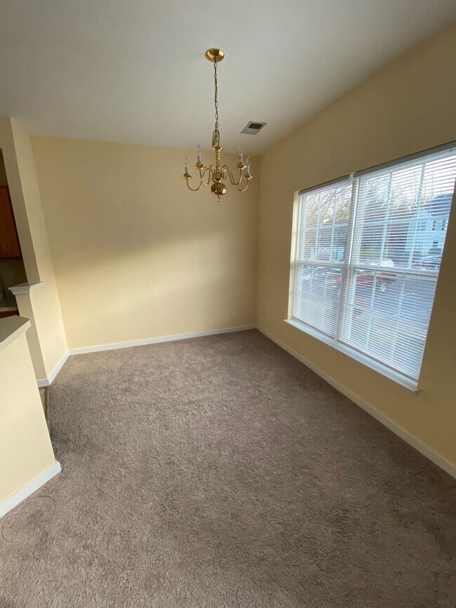 Foto del edificio - 5504 Millstream Ln