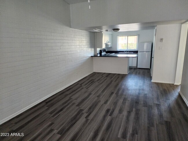 Foto del edificio - 4301 N 24th St