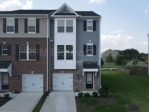Building Photo - 1413 Kerr Dr