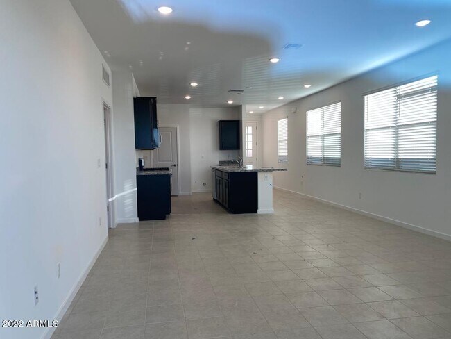 Foto del edificio - 40030 W Rio Lobo Dr