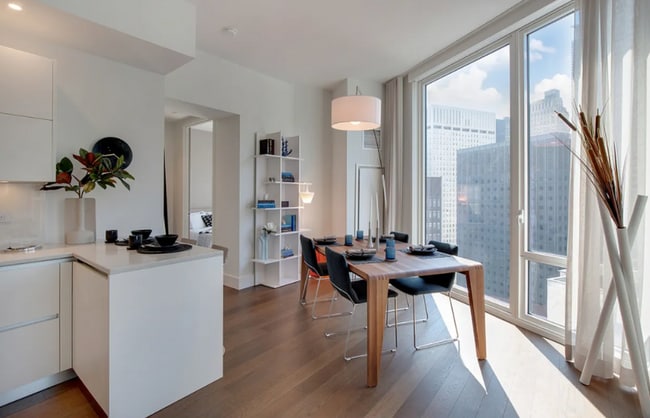 Building Photo - LUXURY 1 BED WITH SWEEPING CITY VIEWS IN P...