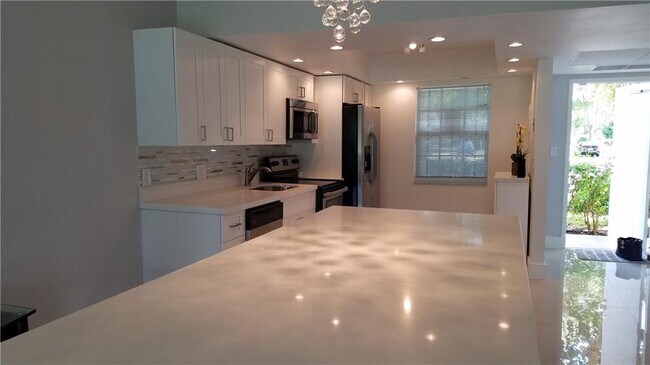 Foto del edificio - 575 Oaks Ln