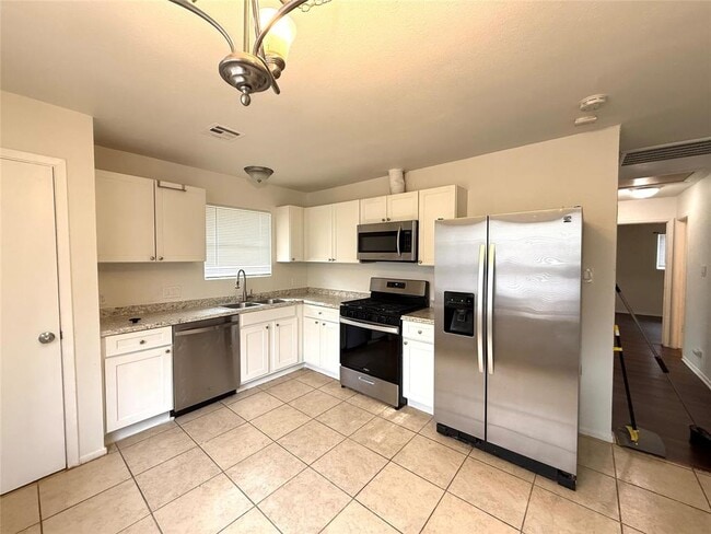 Building Photo - 4407 E Stassney Ln