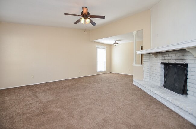 Foto del edificio - 17323 Glenpatti Dr