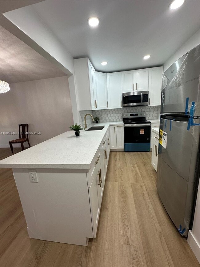 Building Photo - 9175 SW 77th Ave