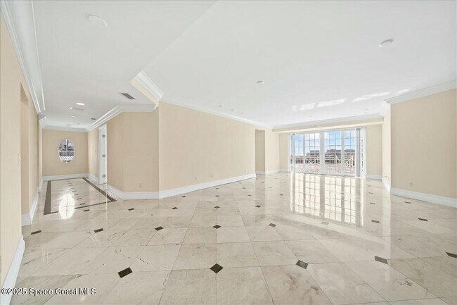 Foto del edificio - 2240 Front St