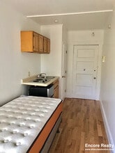 Building Photo - 1061 Beacon St