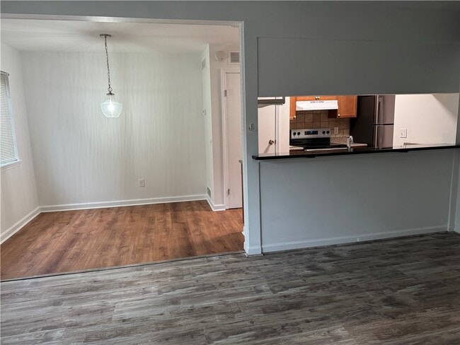 Building Photo - 136 Milrace Dr