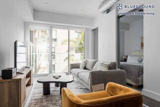Building Photo - 3838 Dunn Dr