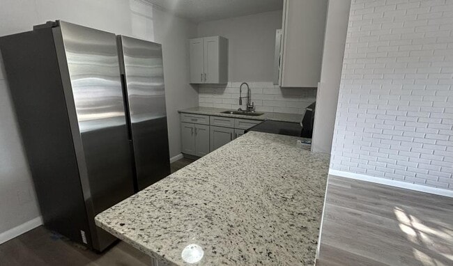 Foto del edificio - 5747 Luella St