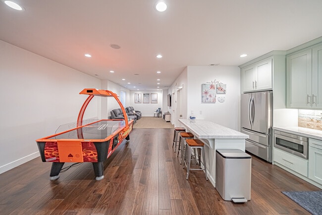 Foto del edificio - 949 Greenwillow Ln