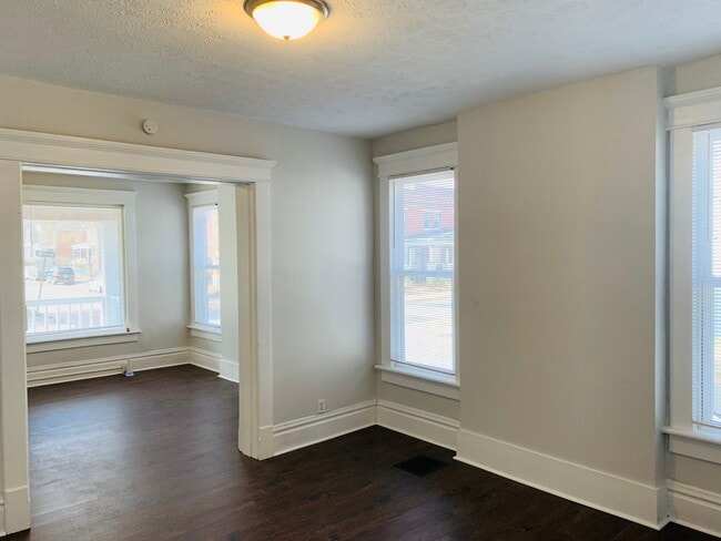 Building Photo - 264 Miller Ave