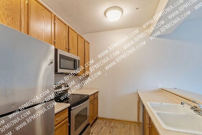 Foto del edificio - 2323 E Porter Ave