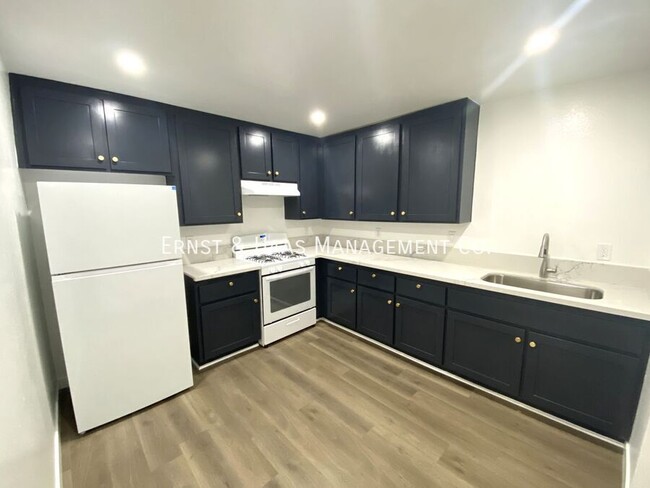Building Photo - 6673 N Hammond Ave