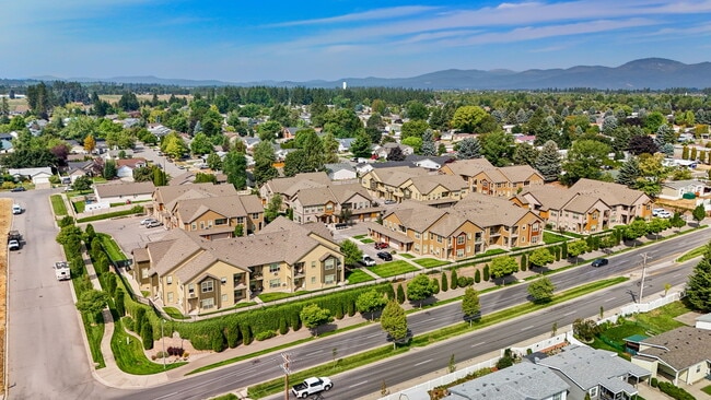 Building Photo - Fairway Meadows