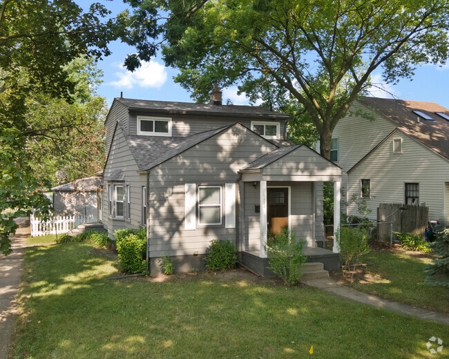 New Apartments For Rent in Royal Oak, MI with Yard 3 Rentals