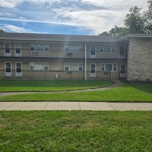 Building Photo - 1817 W Touhy Ave