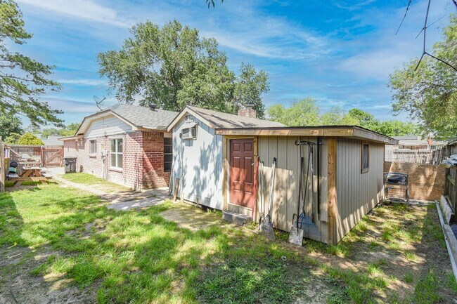 Foto del edificio - 7503 Winkle Wood Ln