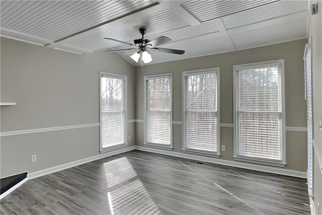 Building Photo - 308 Golden Ct