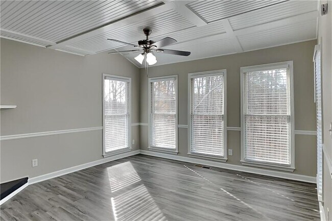 Foto del edificio - 308 Golden Ct