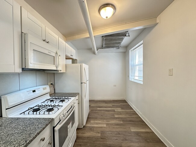 Foto del edificio - 4824 W Addison St