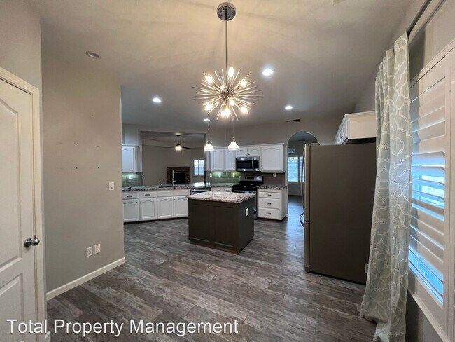 Foto del edificio - 4 br, 2 bath House - 1525 W. Norfolk Dr.