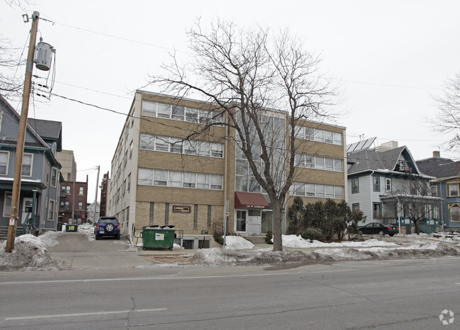 Building Photo - Campus Square