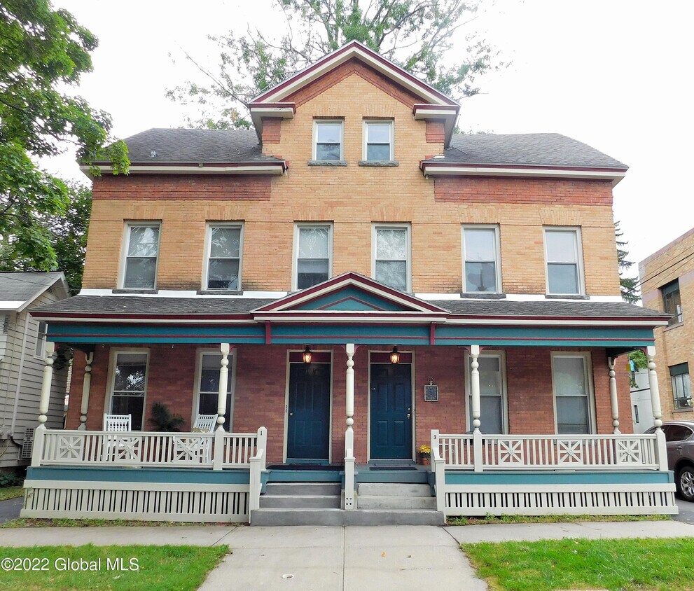 13 Wells St Unit 3, Saratoga Springs, NY 12866 Room for Rent in