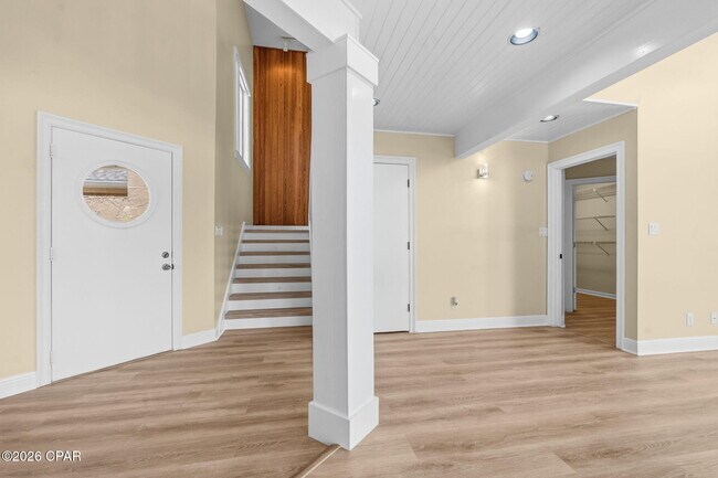 Foto del edificio - 2718 Country Club Dr