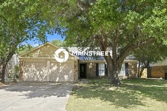 Building Photo - 4413 Lorraine Ave