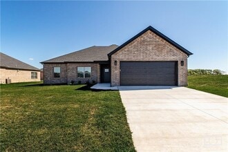 Building Photo - 1000 Tracey Ln
